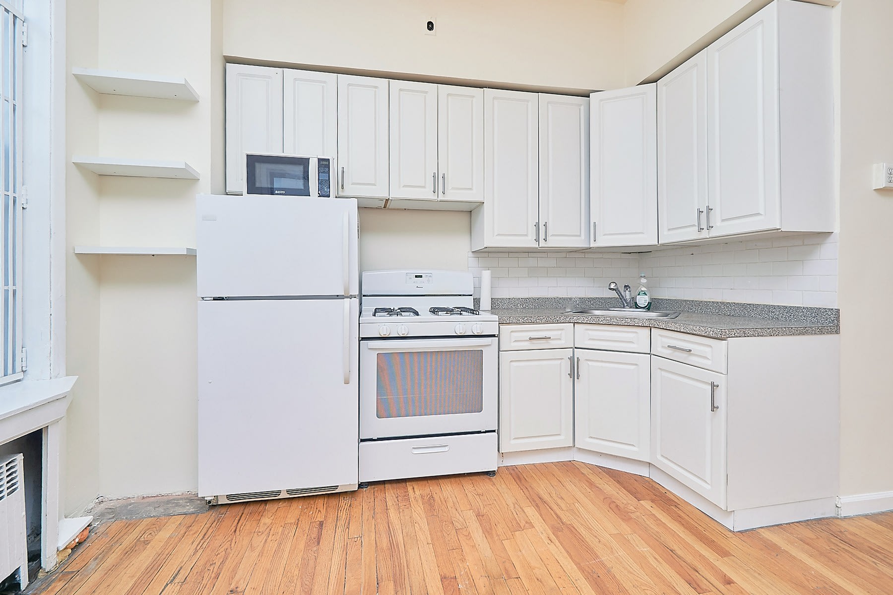 300 East 69th Street, Unit 2E