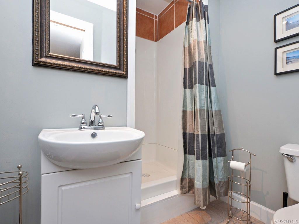 382 Selica Rd, Langford
