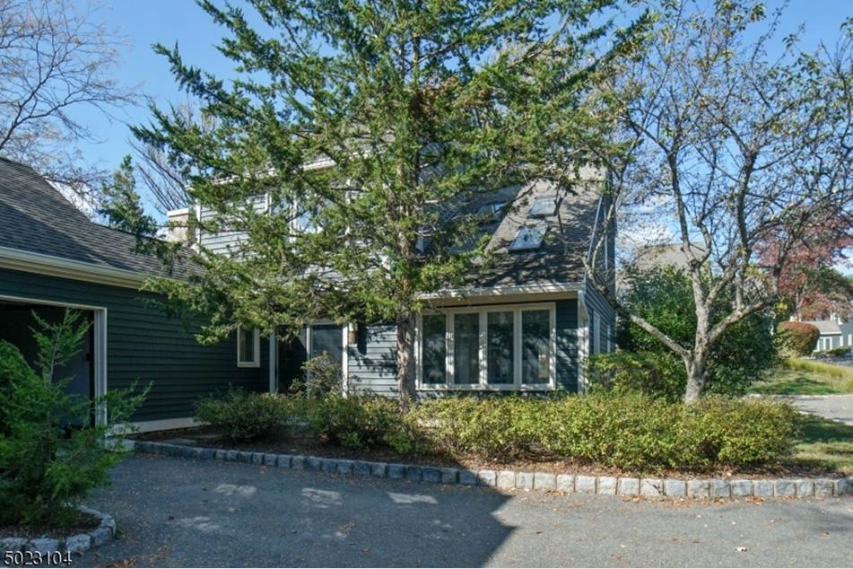 128 Village Dr