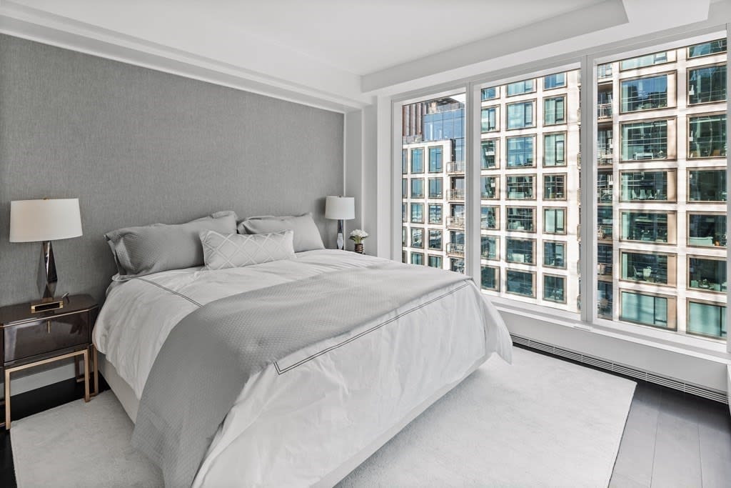 150 Seaport Boulevard #17B