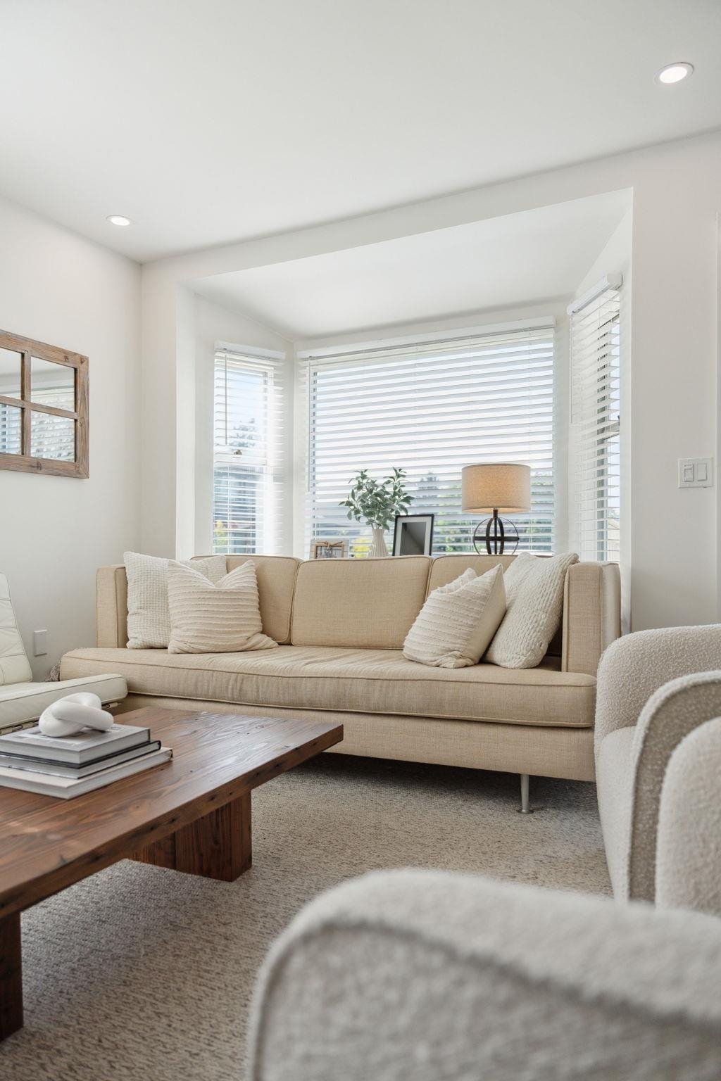 1200 Douglas Cres