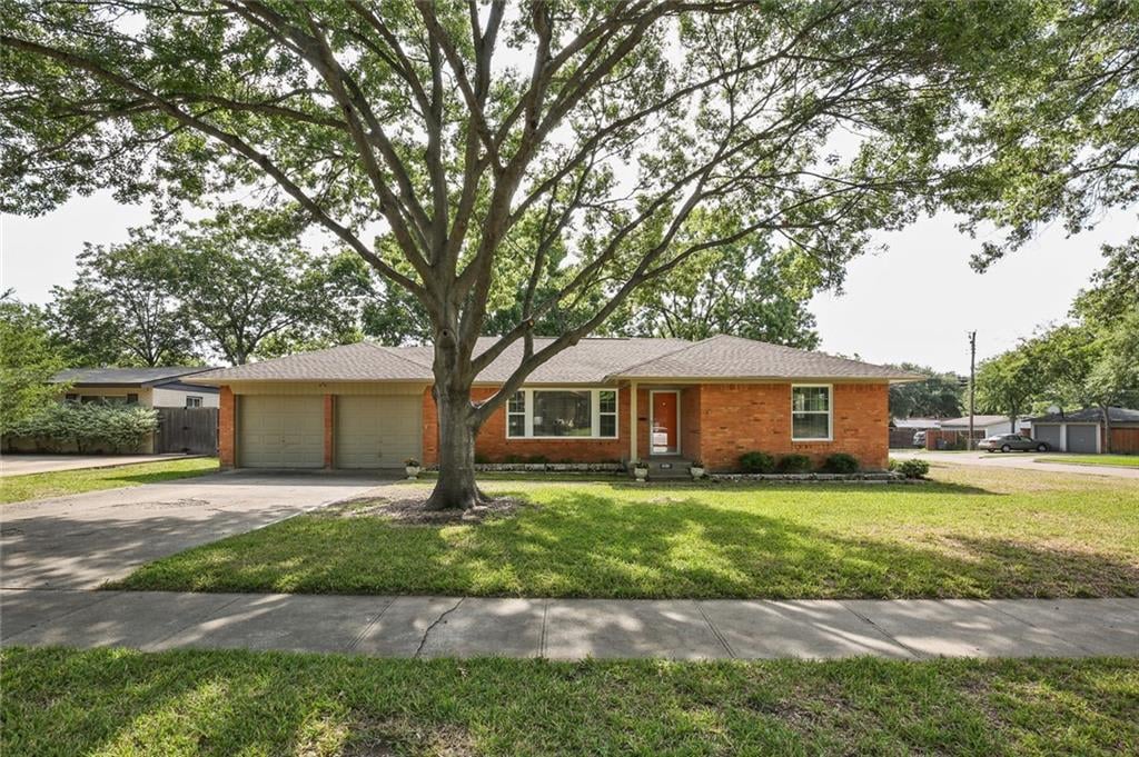 9734 Cloister Dr