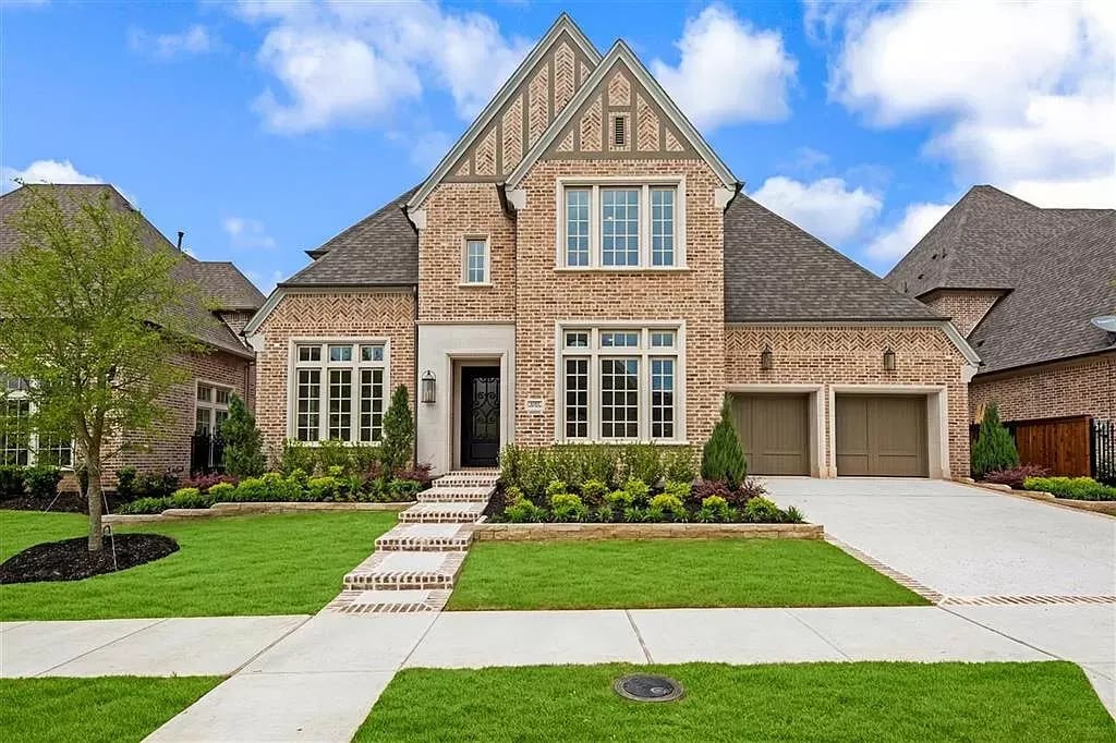 8562 Happy Hollow Dr