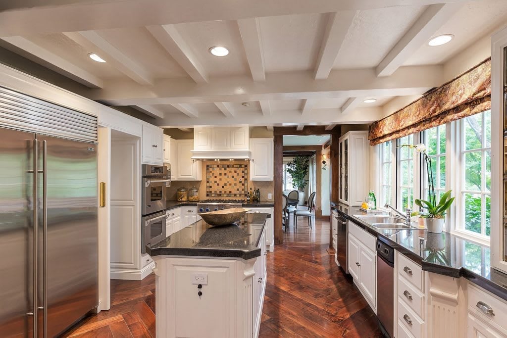 125 Lakeview Dr