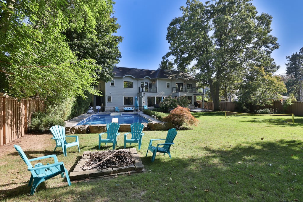 2015 Elmhurst Avenue, Oakville