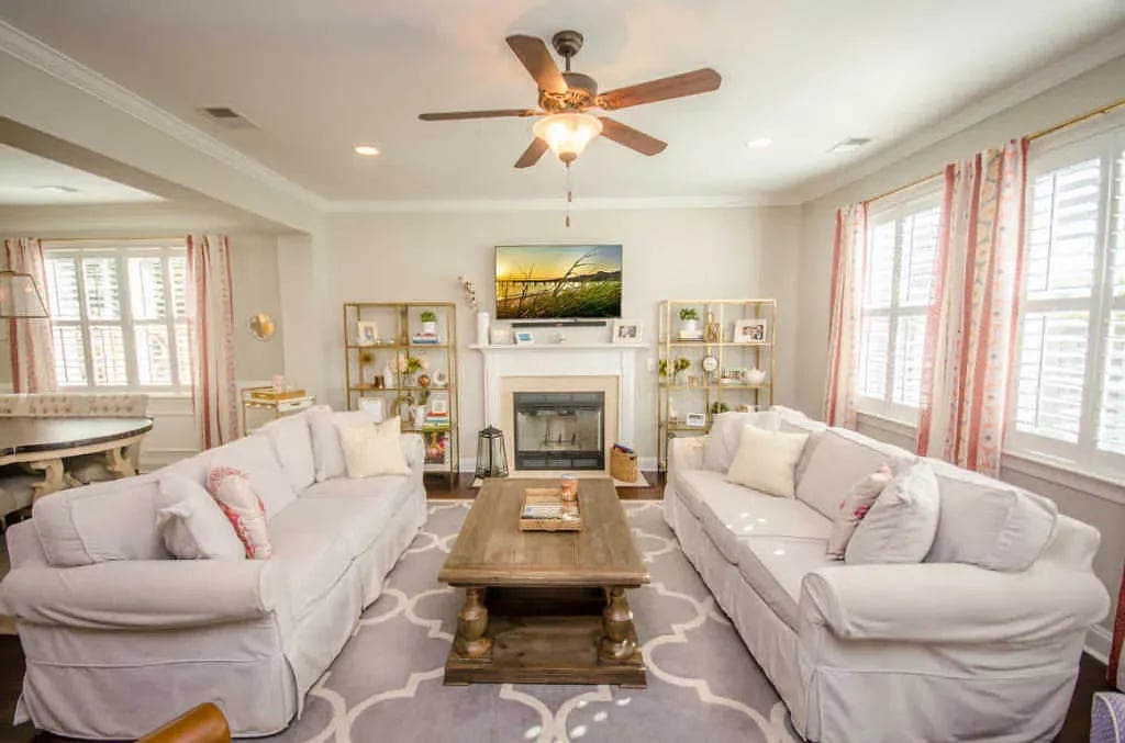115 Carriage Hill Pl