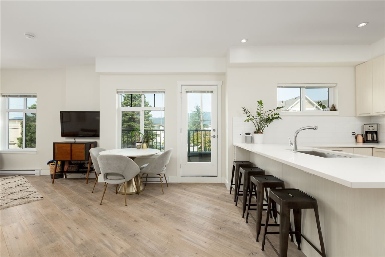 205-7180 Barnet Rd