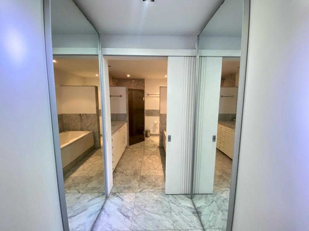 Flat for sale in Ipanema beach