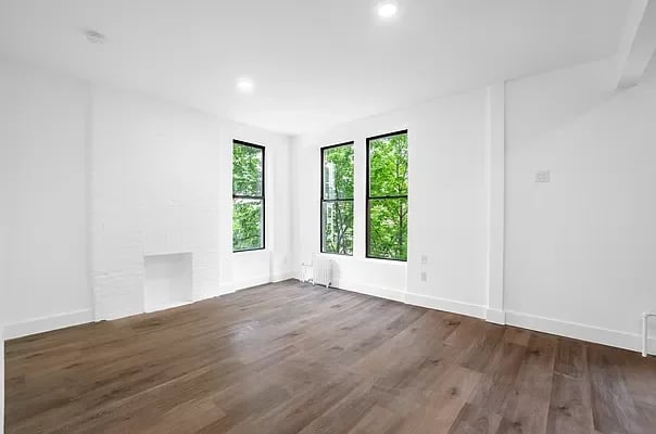 195 Franklin Street Unit: 4R