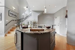 408-6591 Lincroft Rd