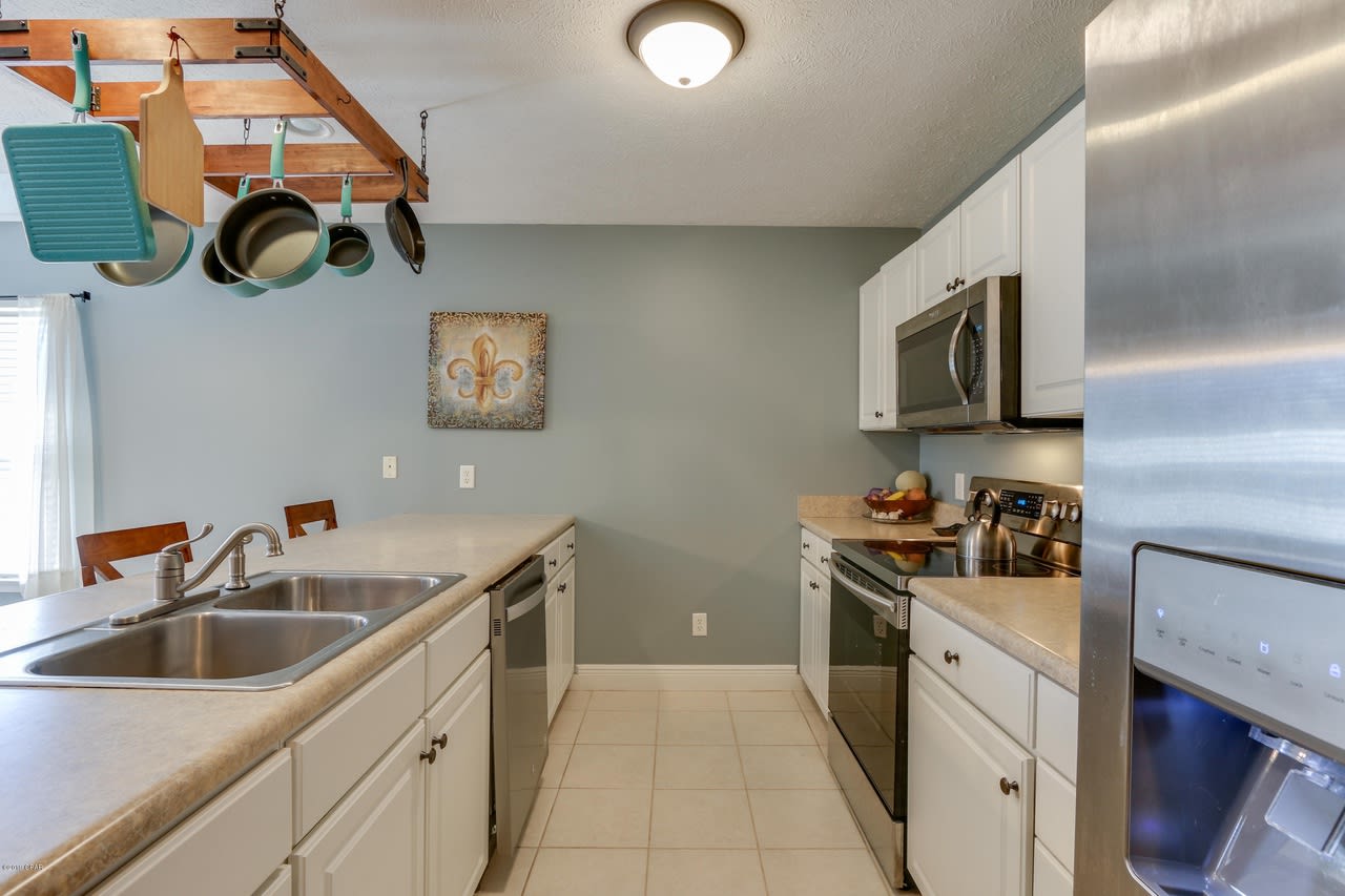5307 Nicholas Lane