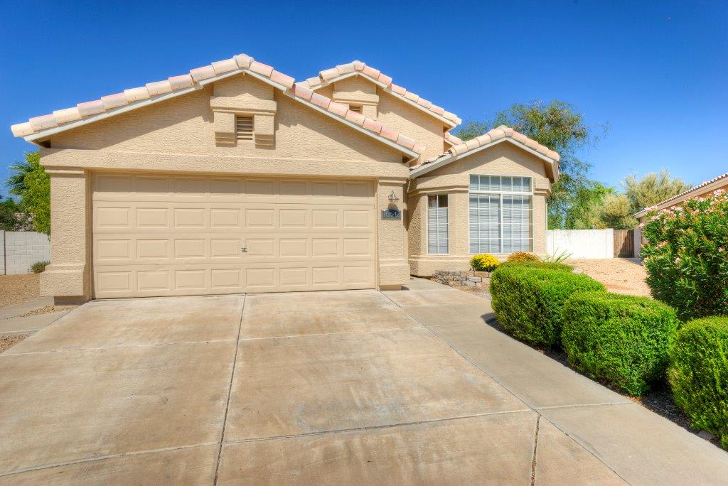 3 Bedroom, 2 Bathroom, Single Level Phoenix Home for Sale With Pool and Oversized Yard