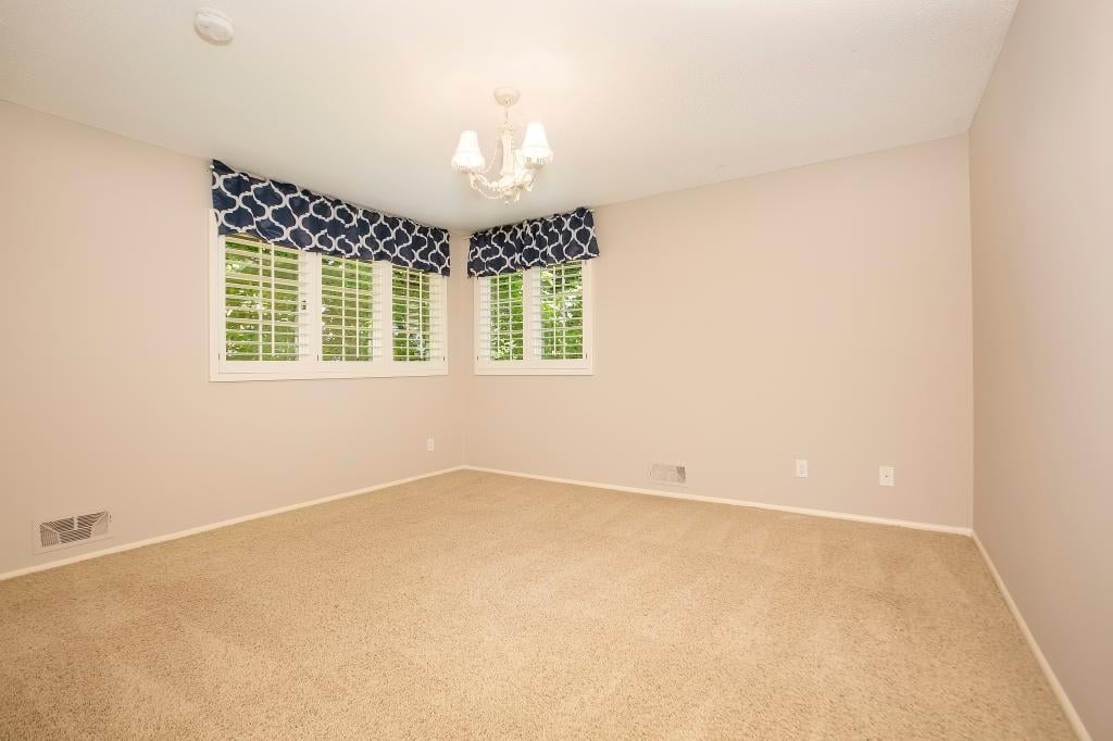 Charming in Eden Prairie!
