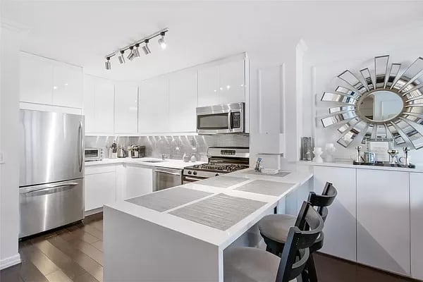 22 West 15th Street Unit: 8D