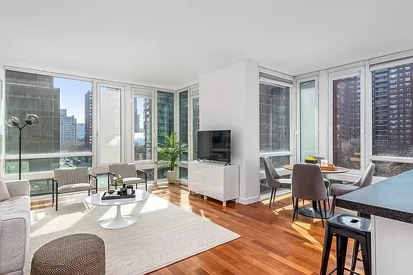 261 West 28th Street Unit: 7B
