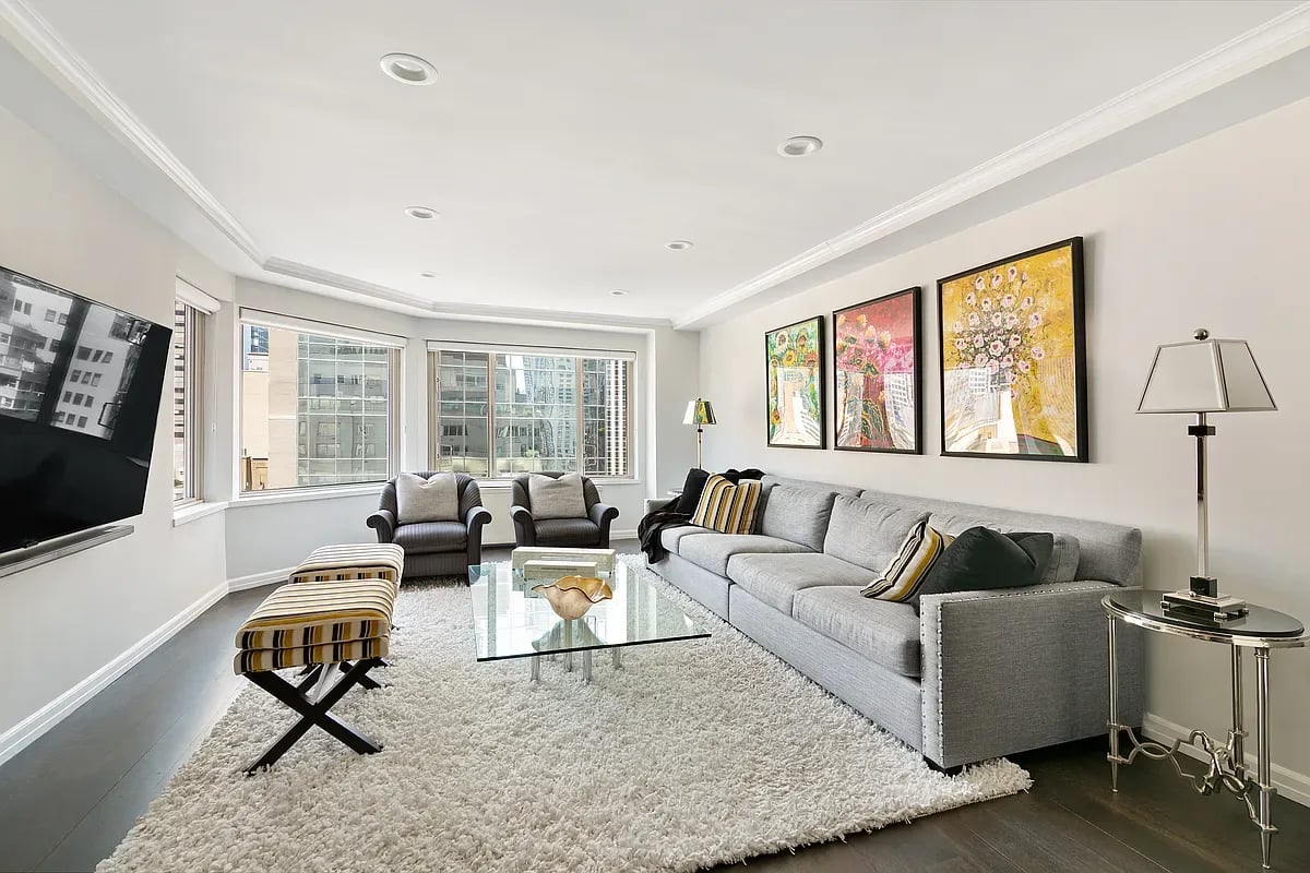 200 E 57th St, Apt 19A