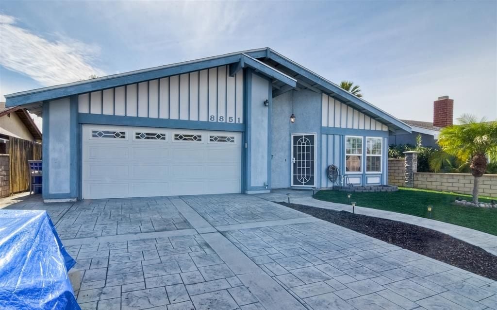 8851 Helen James Ave
