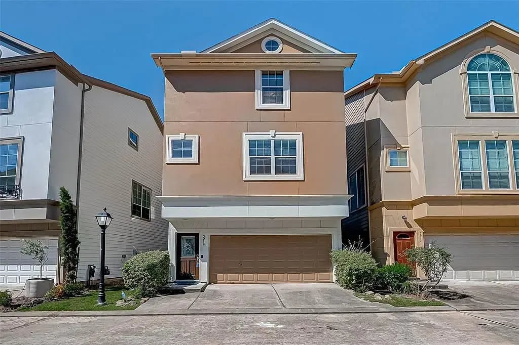 3216 Clearview Cir
