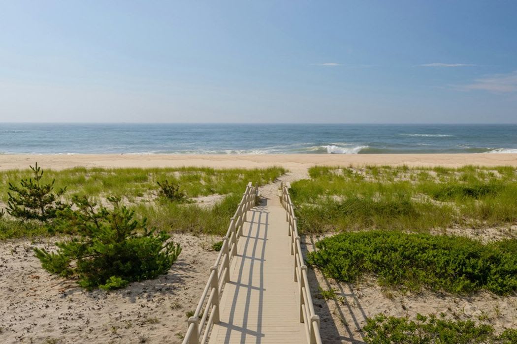 Meadow Lane Oceanfront with Bay View