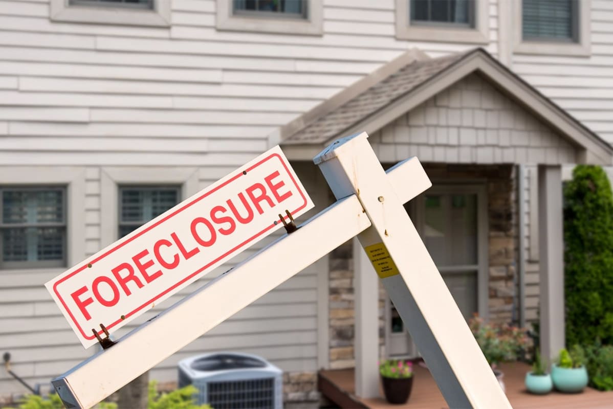 What's the Difference Between a Short Sale and a Foreclosure?