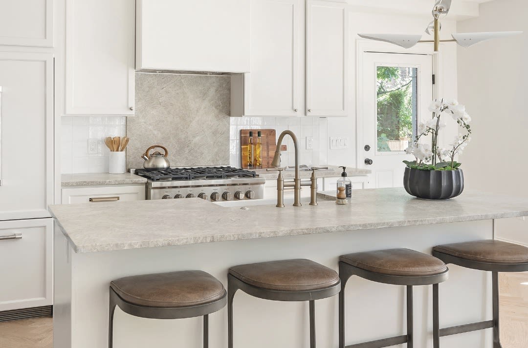 Cambridge Kitchen Elegance #DesignsByErica: A Masterpiece of Style and Functionality