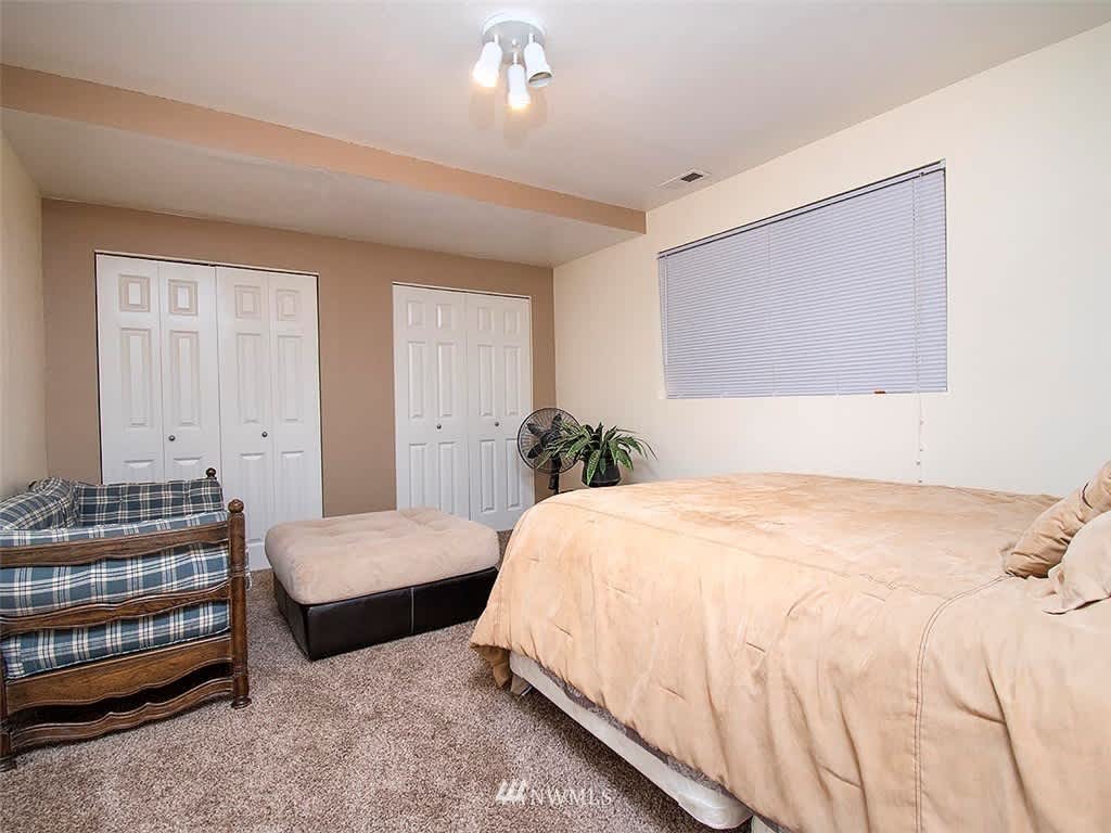 21030 Echo Lake Rd