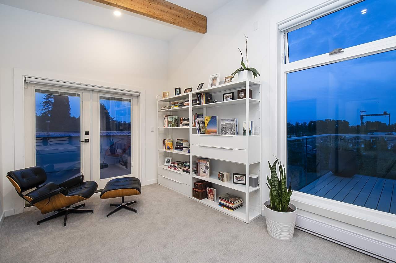 1140 W 17 St