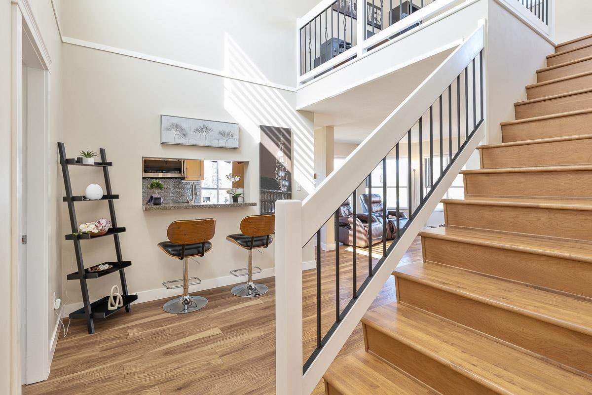 406-2285 Pitt River Rd