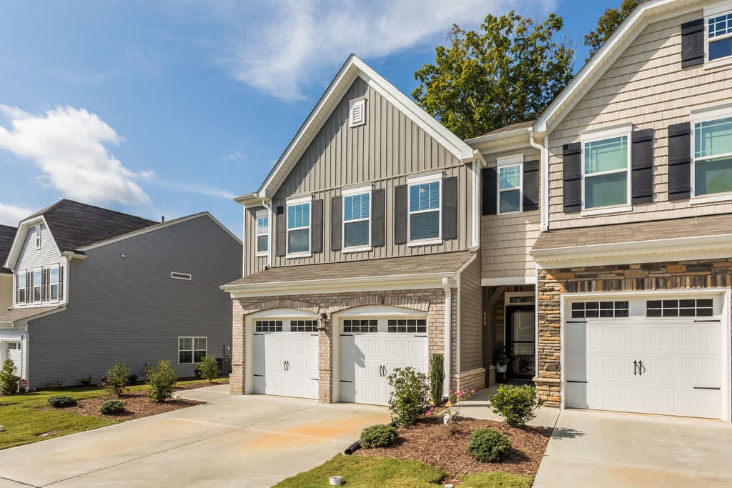 3 Bedroom Townhome Near UNC Hospital - Hillsborough