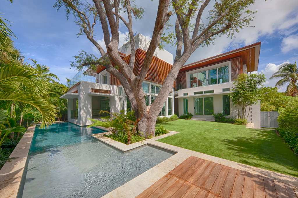 Dennis Carvajal Listing Spotlight: 300 W Enid Dr