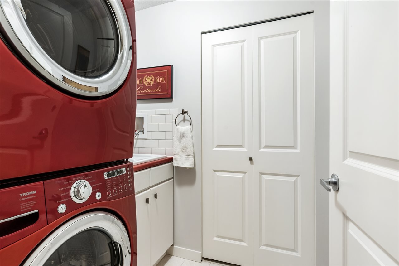 80-55 Hawthorn Dr