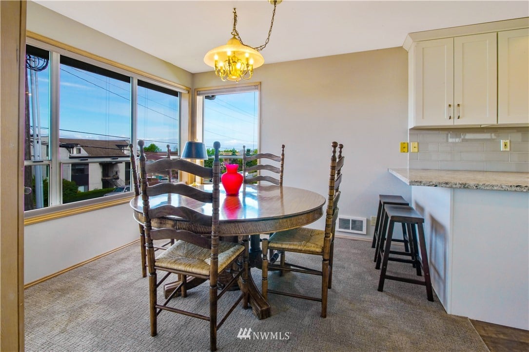 301-233 3rd Ave