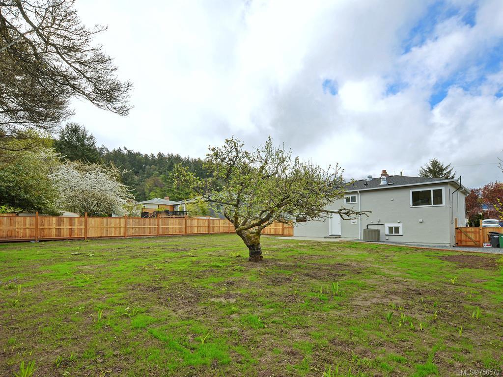 1212 Pearce Cres