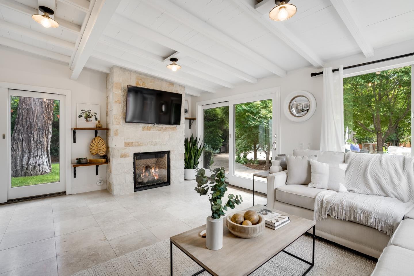 15720 Loma Vista Ave, Los Gatos, CA 95032-3637
