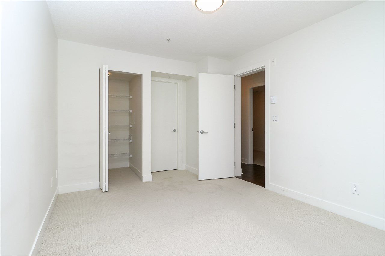 211-500 Royal Ave