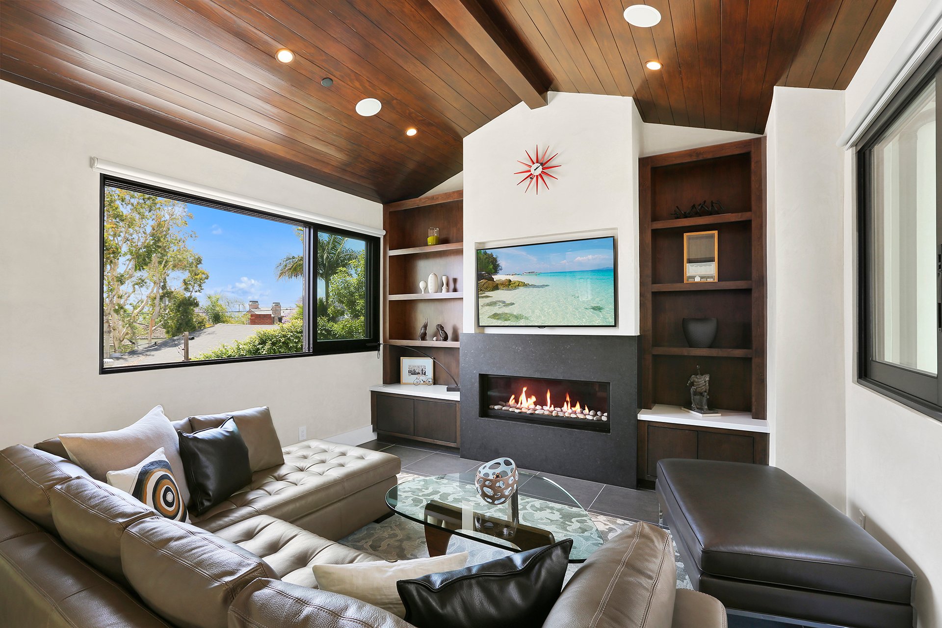 604 Acacia Ave
