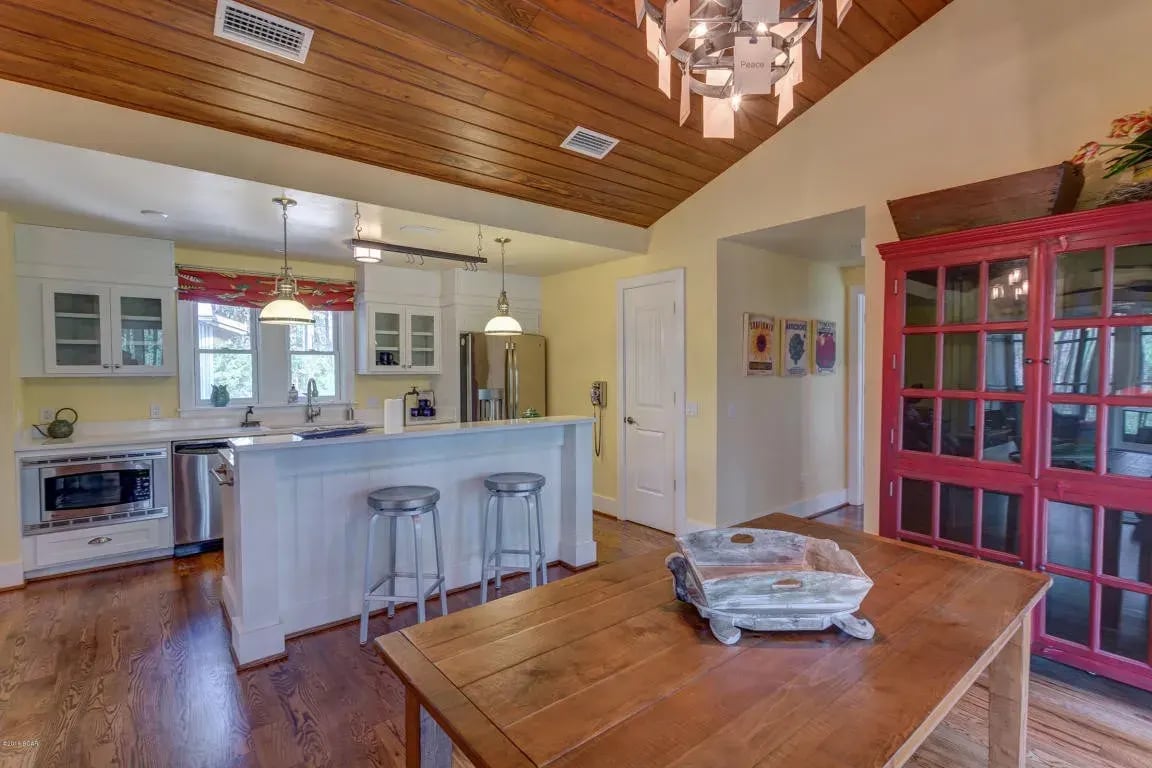 6402 RIVER BLUFF Trail