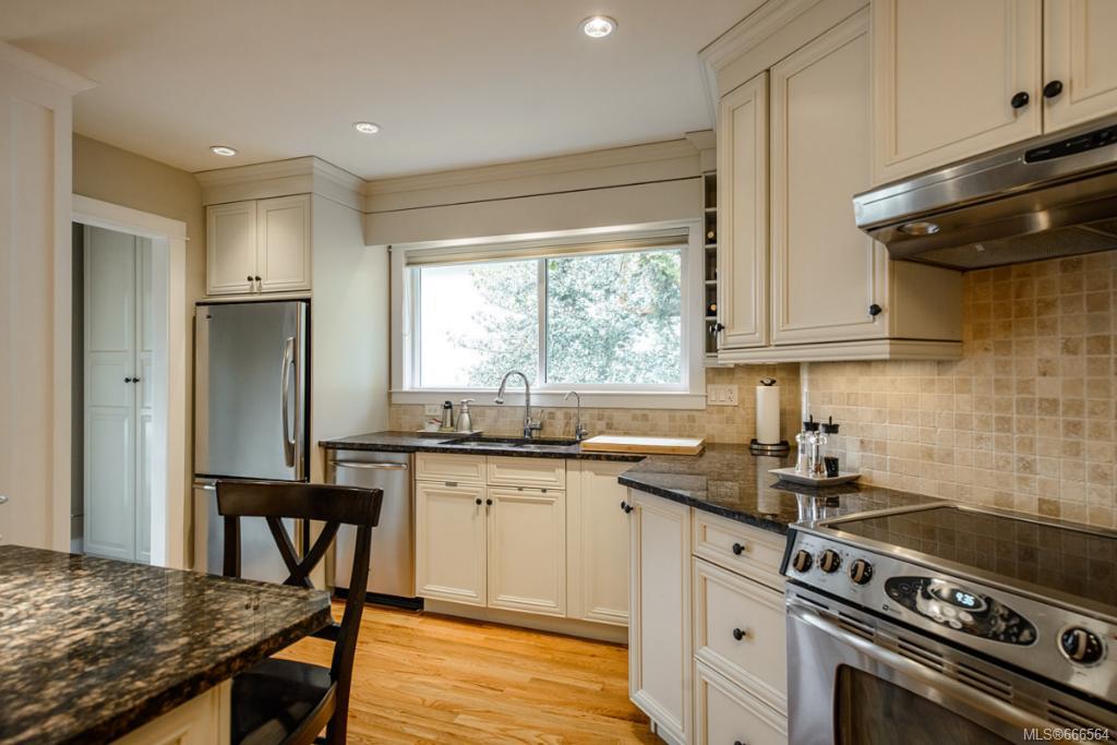 3155 Westdowne Rd, Oak Bay