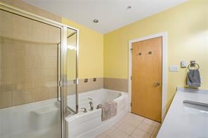 104-300 Waterfront Cres