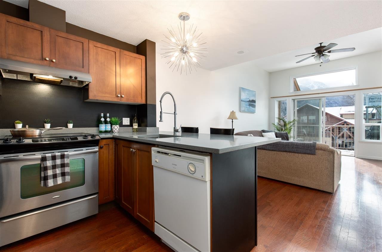 307-7331 Arbutus St