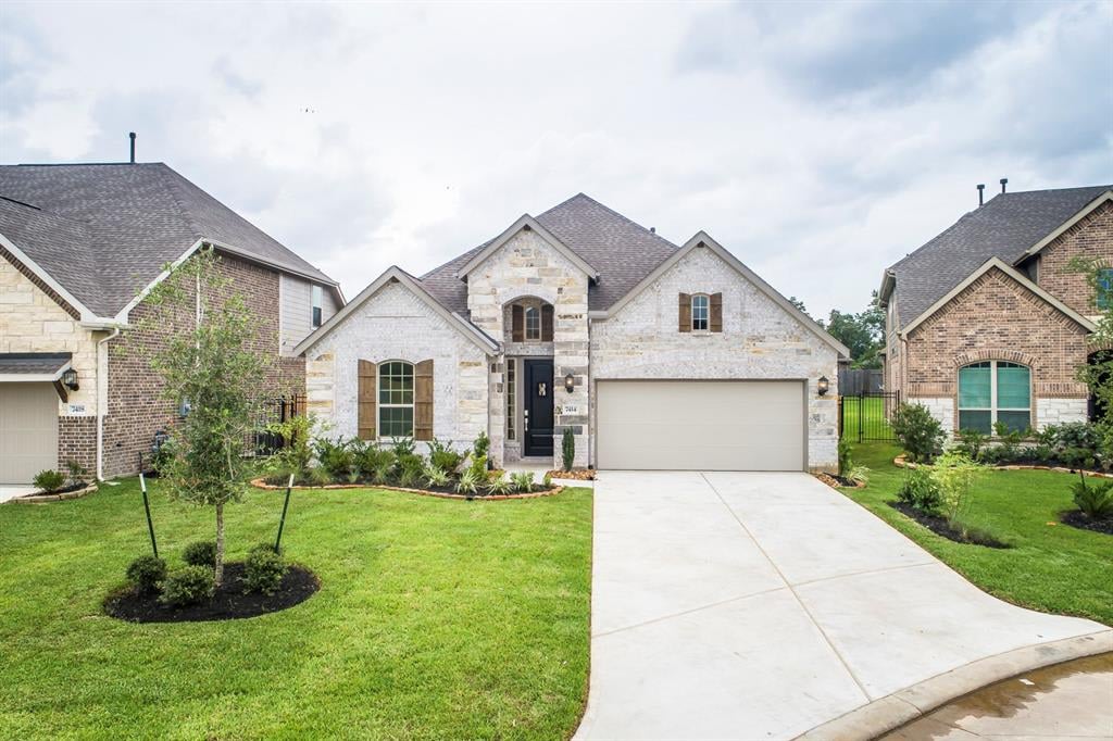 7414 Bethpage Ln