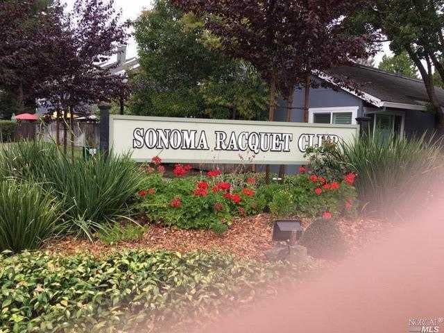 721 Racquet Club Cir
