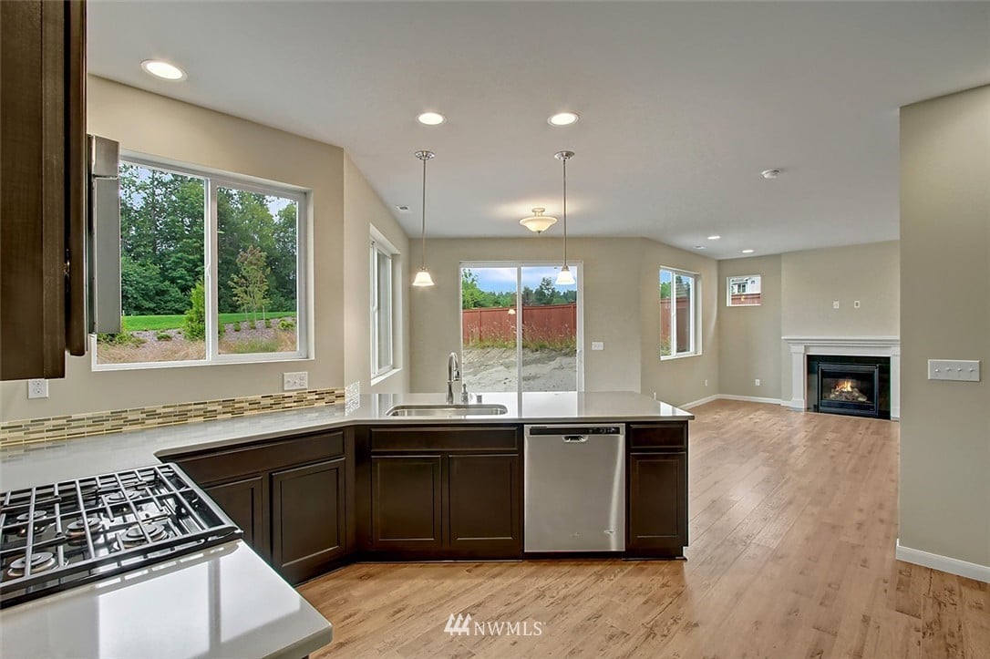 7-932 Clearwater Ct