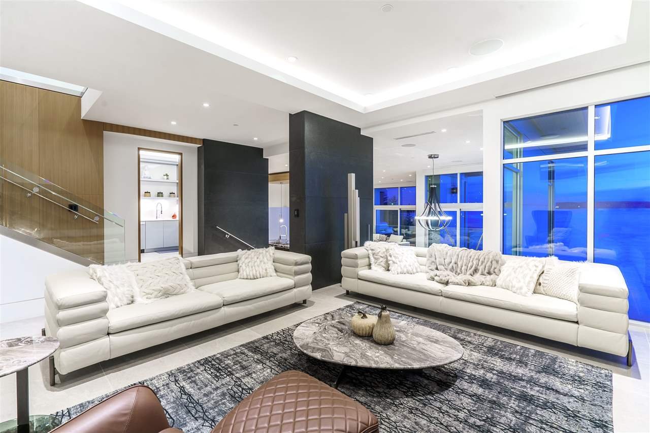 3906 Marine Dr