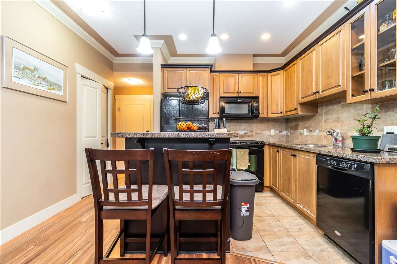 104-45893 Chesterfield Ave