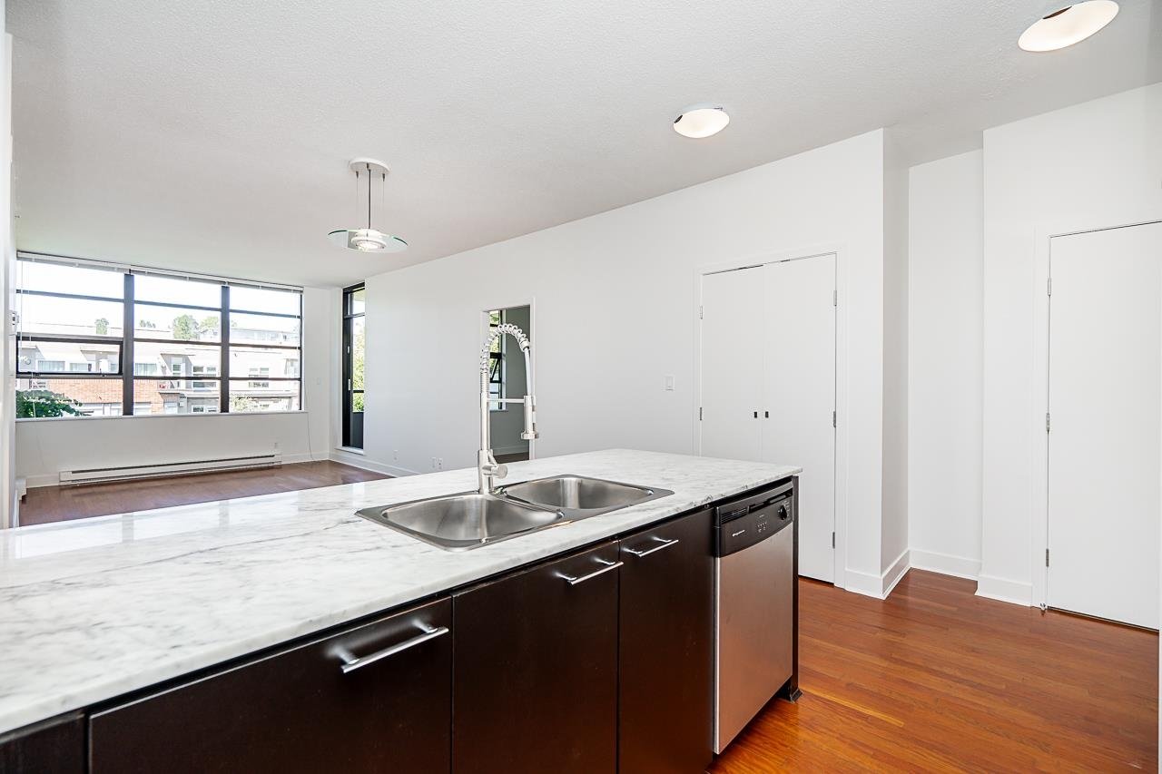 404-2828 Yew St