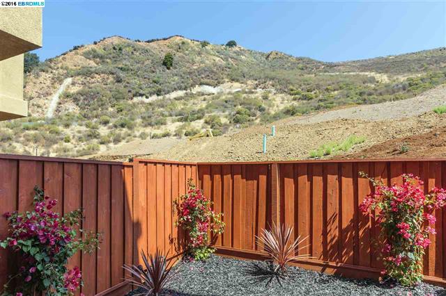 6480 Bayview Dr, Oakland, CA 94605