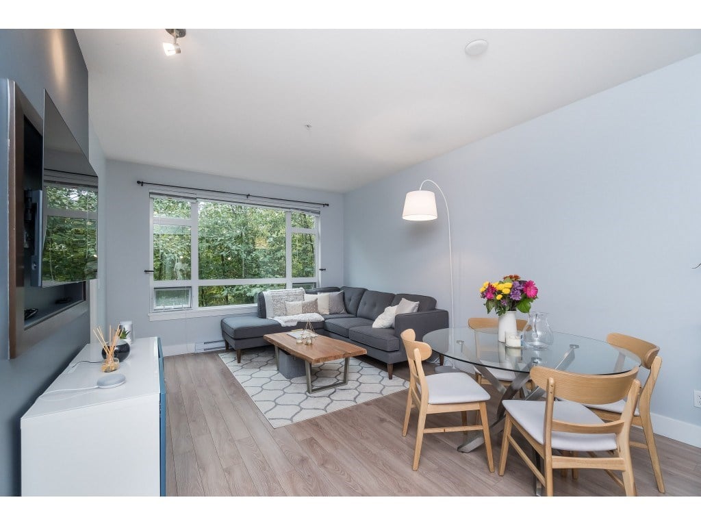 C313-20211 66 Ave