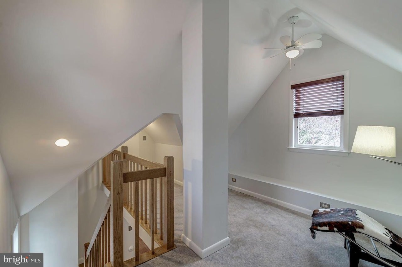 1541 Hunting Ave