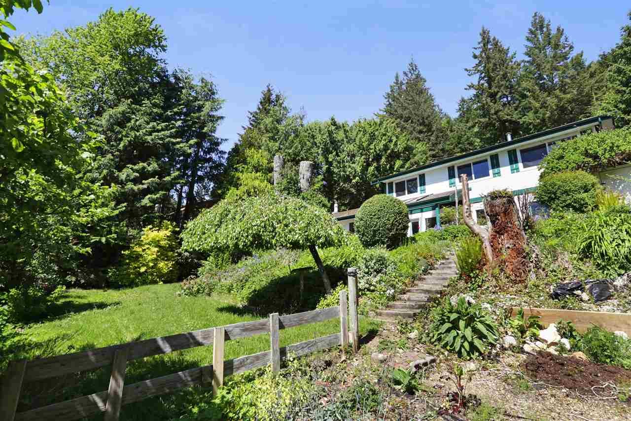 230 Mountain Dr